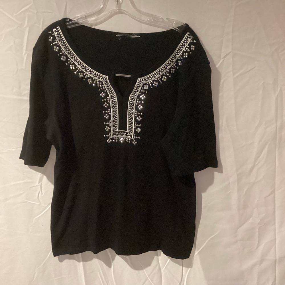 Black XL tee with silver stitching detail